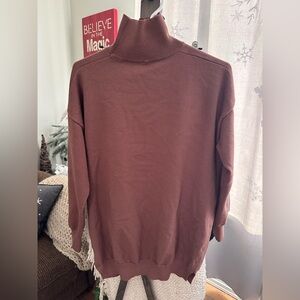 SHEIN Women's Turtleneck Sweater in Warm Brown. EUC